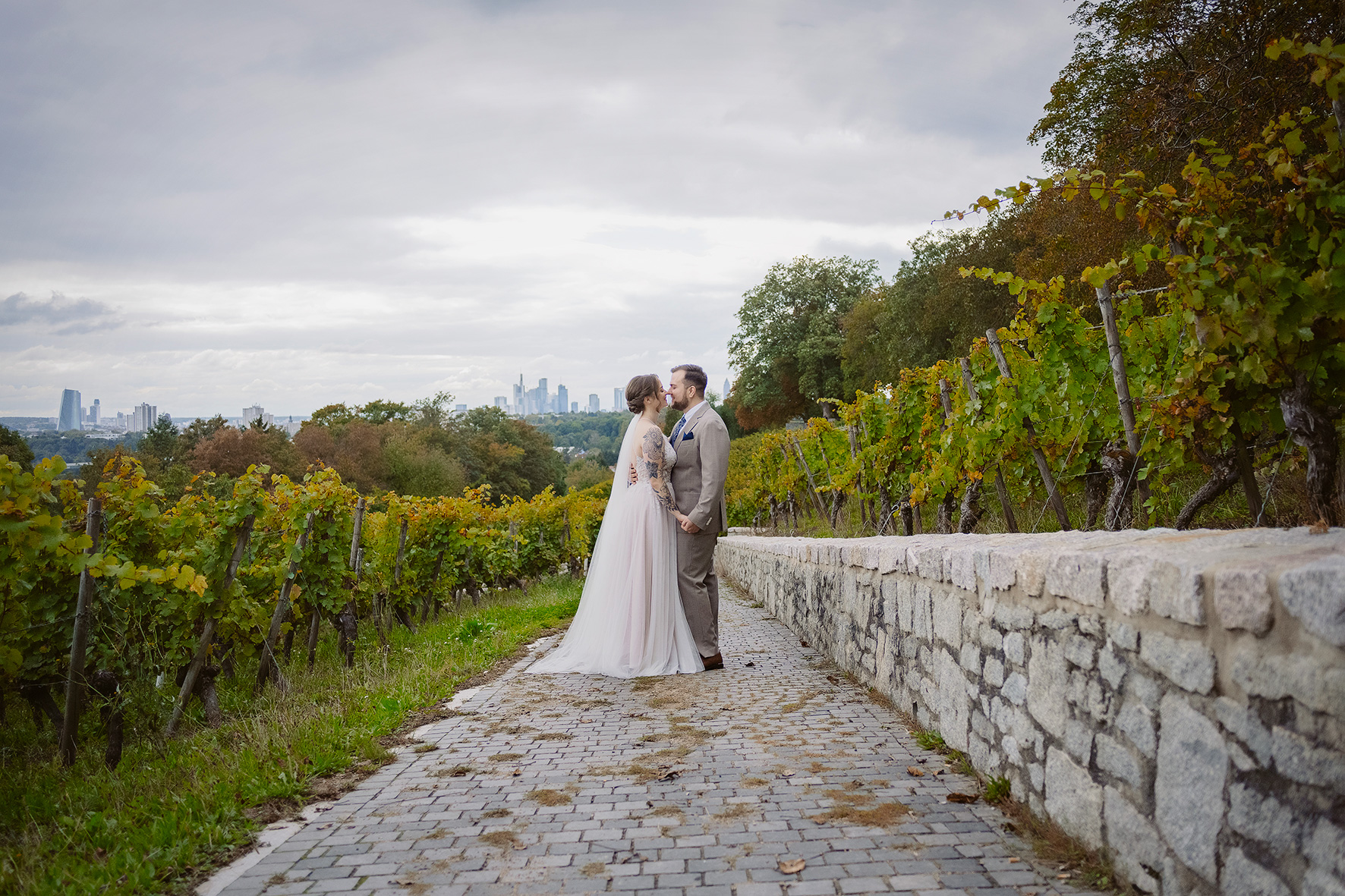 hochzeit heiraten frankfurt am main hessen brautpaarbilder herbsthochzeit 